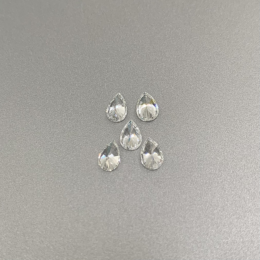 Dossier Brilliance: Set of 5 Exquisite Pear Diamonds - Lab diamona