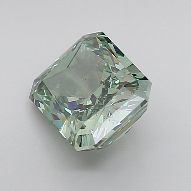 Green Color Radiant Cut Diamond. - Lab diamona