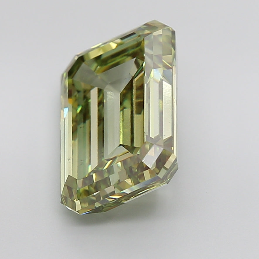 Green Color Emerald Cut Diamond. - Lab diamona