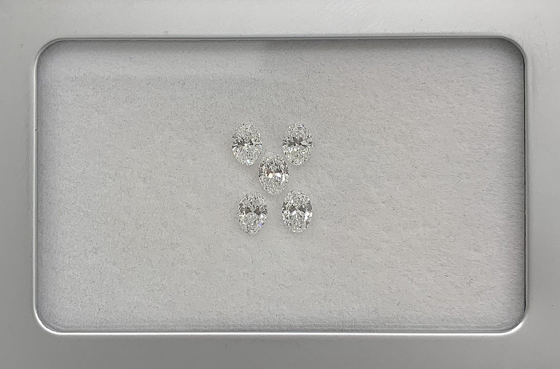 Dossier Brilliance: Set of 5 Exquisite Oval Diamonds - Lab diamona