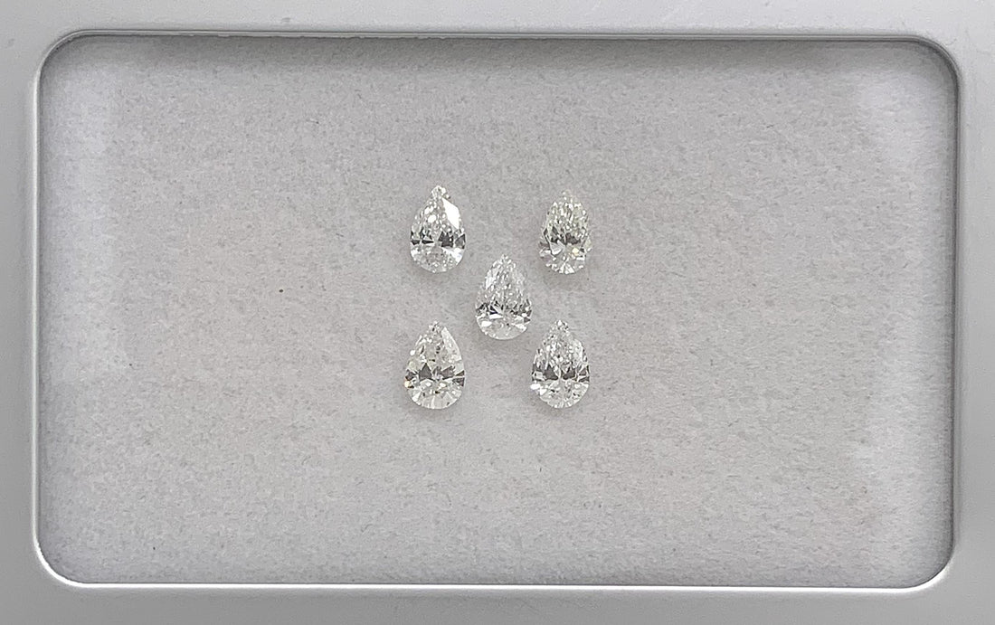 Dossier Brilliance: Set of 5 Exquisite Pear Diamonds - Lab diamona